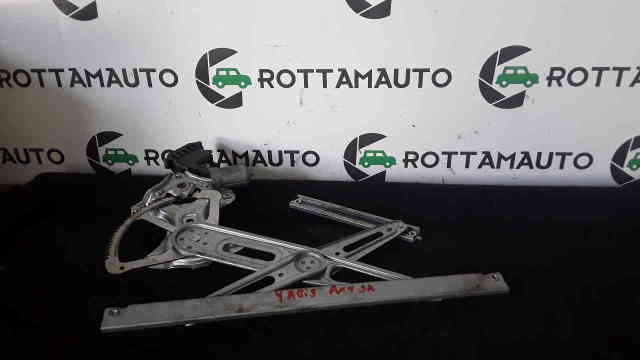 Alzavetro Anteriore Sinistro Toyota yaris mk2 1.4 D4D  1NDTV
