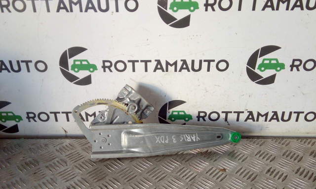 Alzavetro Posteriore Destro Toyota Yaris Mk3 1.0 VVT-i MANUALE  1KRFE