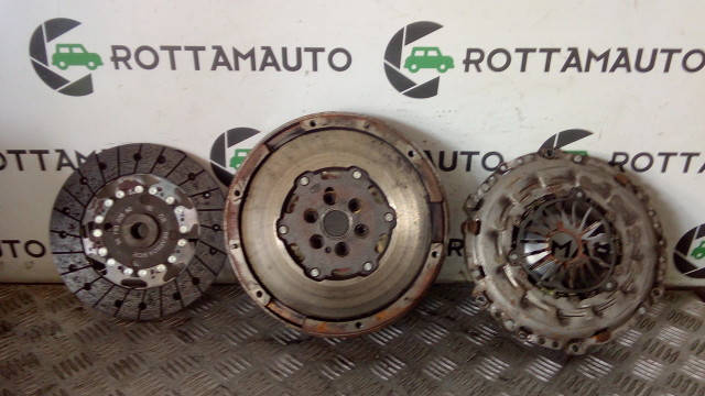 Volano Peugeot 308 mk2 [FR] (13-21) 1.6 HDI 6MARCE con FRIZIONE  9H05