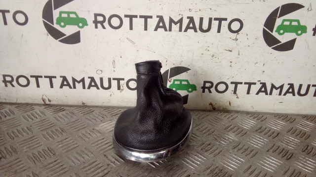Ricambi Vari Lancia Ypsilon Y mk2 (843) CUFFIA LEVA CAMBIO LEGGERA IMPERFEZIONE 843A2000