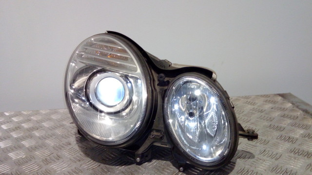 Proiettore Anteriore Destro  Mercedes-Benz E 220 (W211) CDI Alogeno PARI AL NUOVO  646961